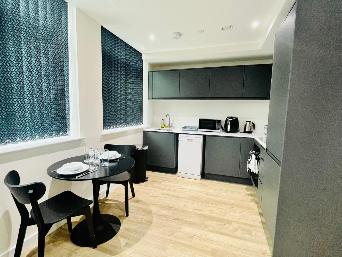 Fully Equipped One Bedroom Apartment Near Old Trafford Stadium! Манчестер Екстер'єр фото