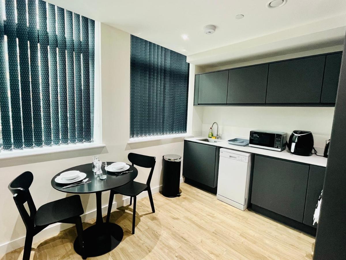 Fully Equipped One Bedroom Apartment Near Old Trafford Stadium! Манчестер Екстер'єр фото