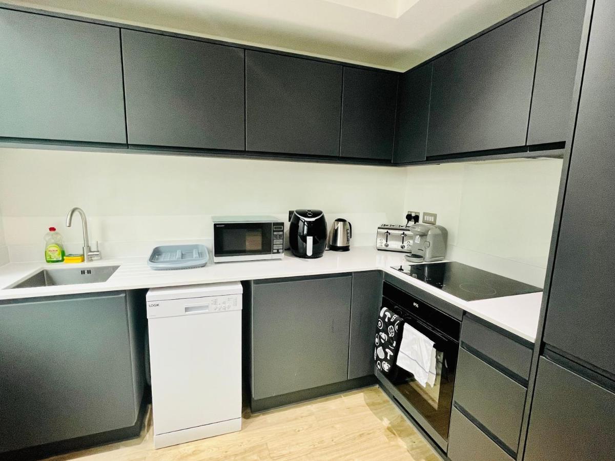 Fully Equipped One Bedroom Apartment Near Old Trafford Stadium! Манчестер Екстер'єр фото