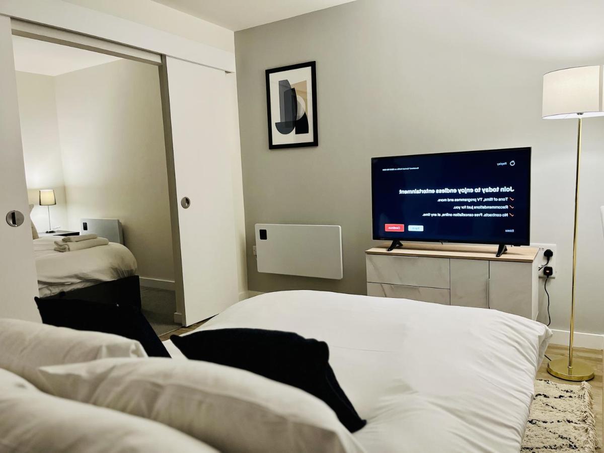 Fully Equipped One Bedroom Apartment Near Old Trafford Stadium! Манчестер Екстер'єр фото